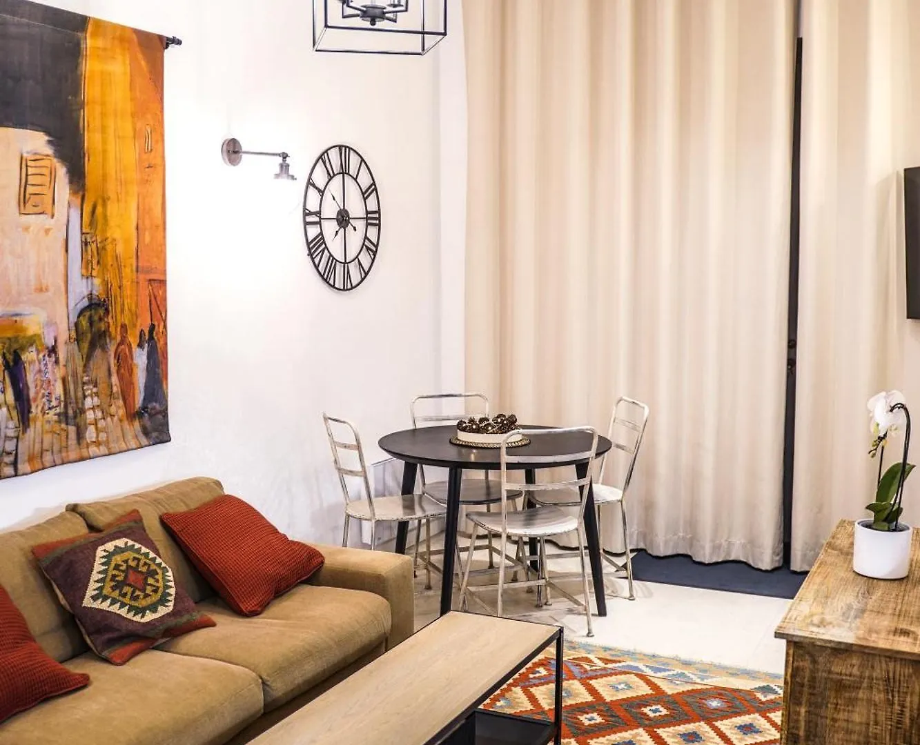 Charming Apartment Near Notre-Dame Paris
