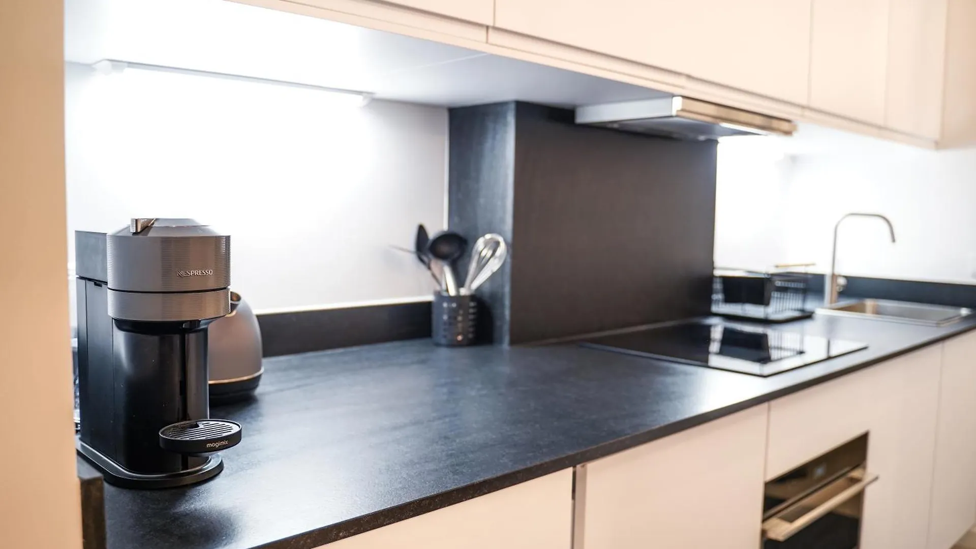 Charming Apartment Near Notre-Dame Paris