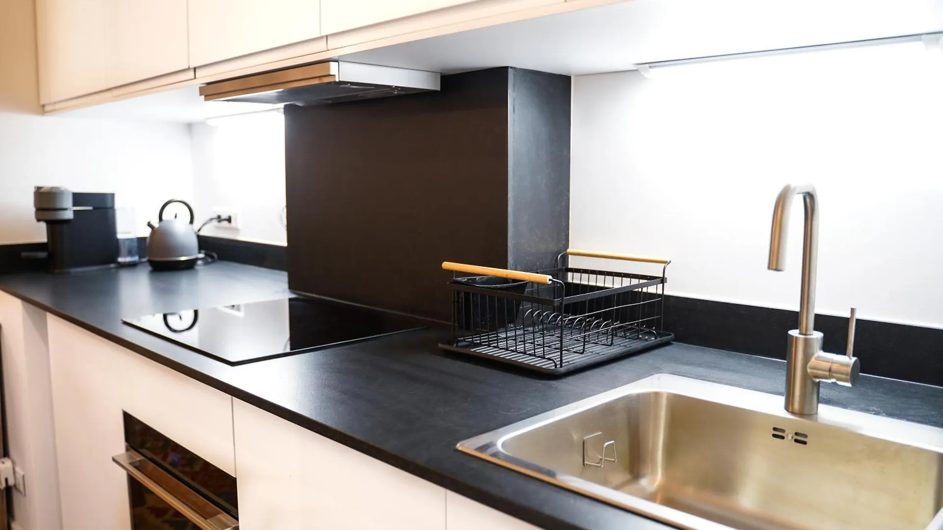 Charming Apartment Near Notre-Dame Paris
